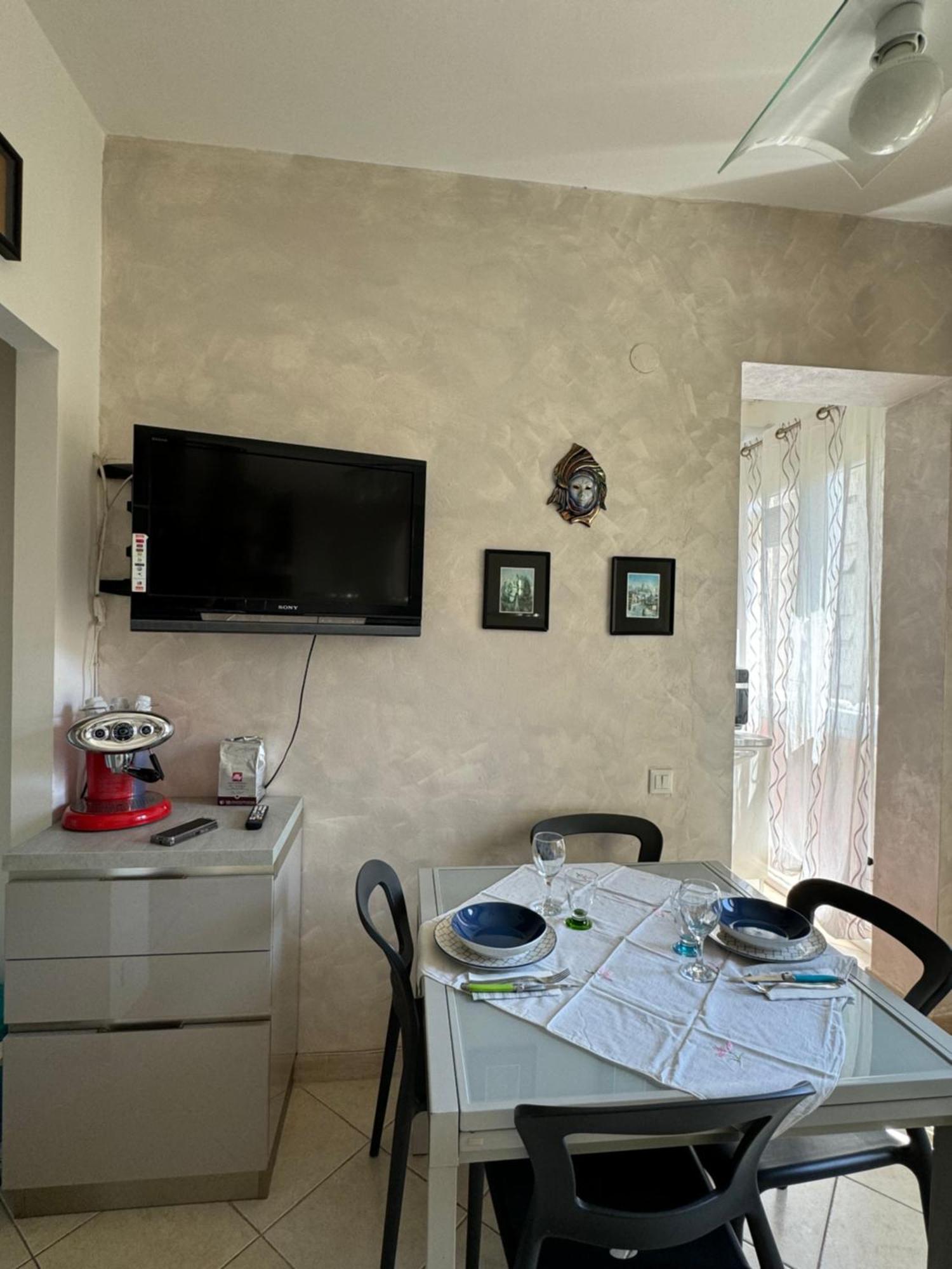 Romeo Apartment 2 Livorno Exterior photo